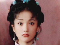 周迅吃瓜吃到自己头上娱乐天空,吃瓜吃到自己头上，娱乐天空掀起热议