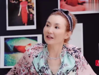 吃瓜美女聊娱乐,美女主播带你畅聊娱乐圈新鲜事